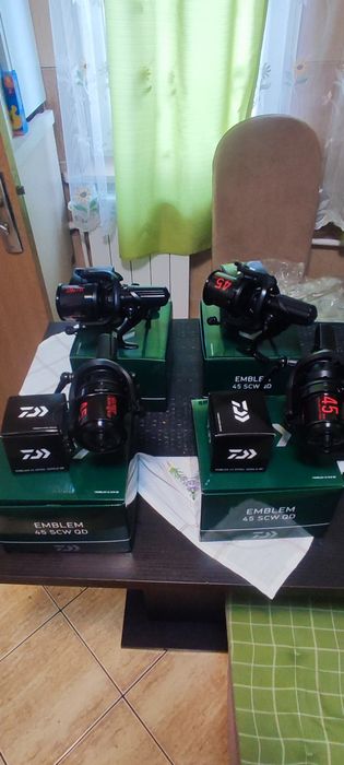 Vând 4 Mulinete Daiwa Emblem 45 SCW QD