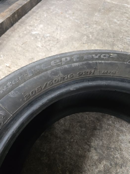 Зимни гуми Hankook 205 60 16  [Два броя]]