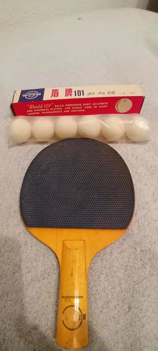 Paleta tenis de masă Shield + set mingi sigilate Shield 101