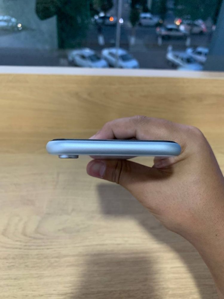 iPhone Xr в отличном состояние