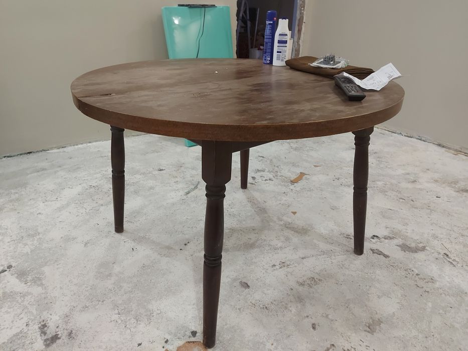 Трапезна маса и холна