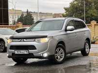 Кроссовер Mitsubishi Outlander! Полный привод! Обьем 2.4 ! Один хозяин