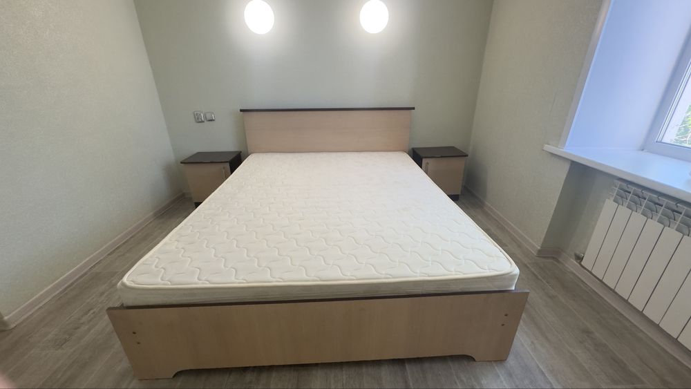 Продам двуспальную кровать