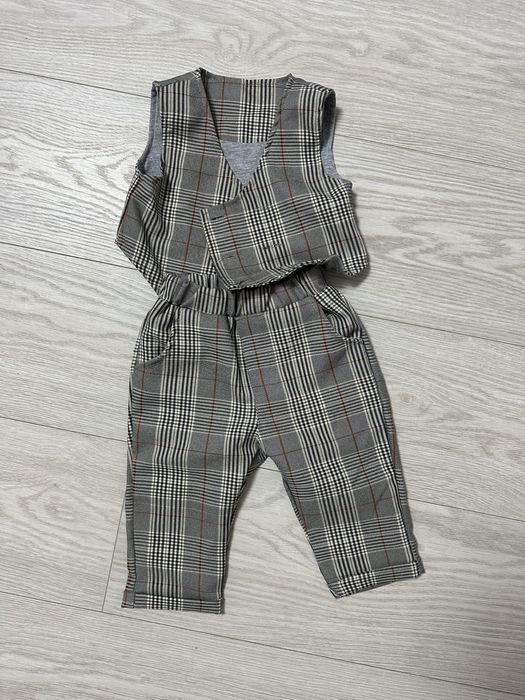 Costumas baieti, mar 52, este nou ,,fara eticheta