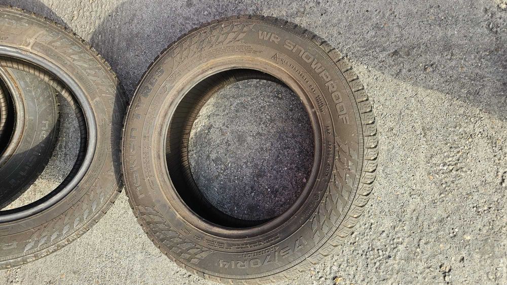 Set 4 caucicuri Nokian de iarna 175/70R14