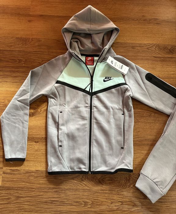 Детски,памучен екип Nike в сиво с мента