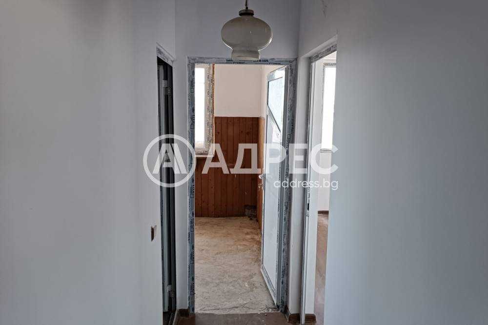 Продава се Двустаен апартамент в Разград, Орел - 64 кв.м за 733 €/кв.м - Снимка #4