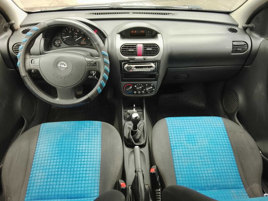Vând CORSA an 2005