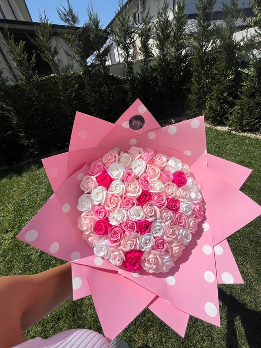 Buchet 101 trandafiri sapun rosu alb mov verde negru roz violet