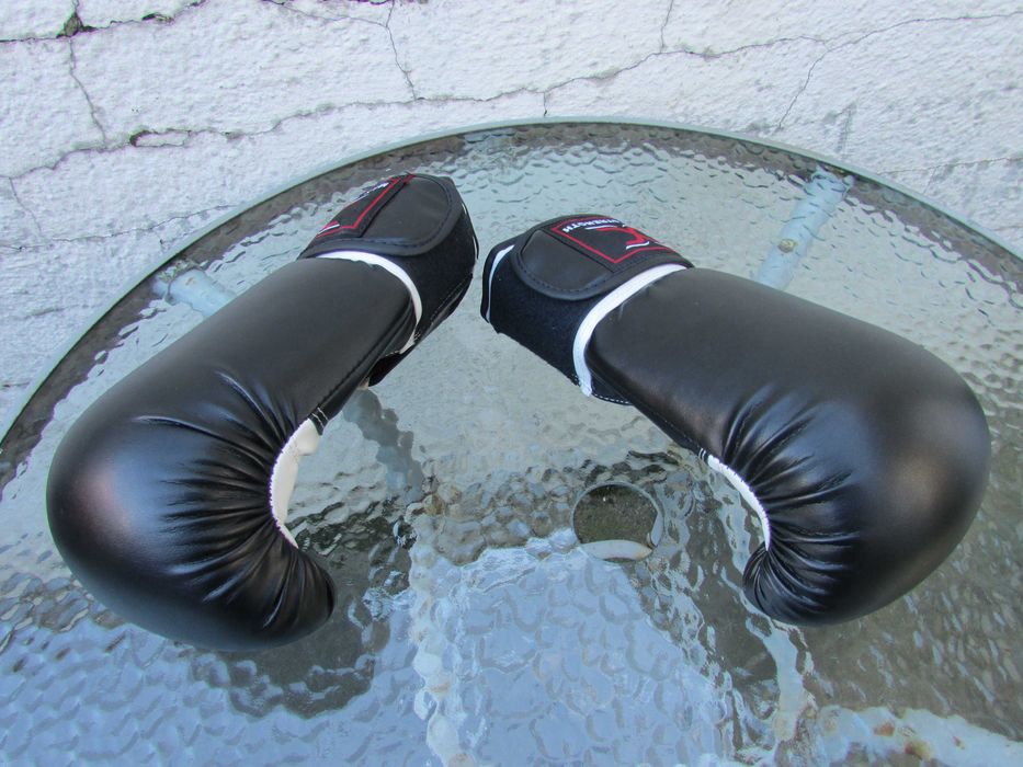 Боксови ръкавици Max Strength