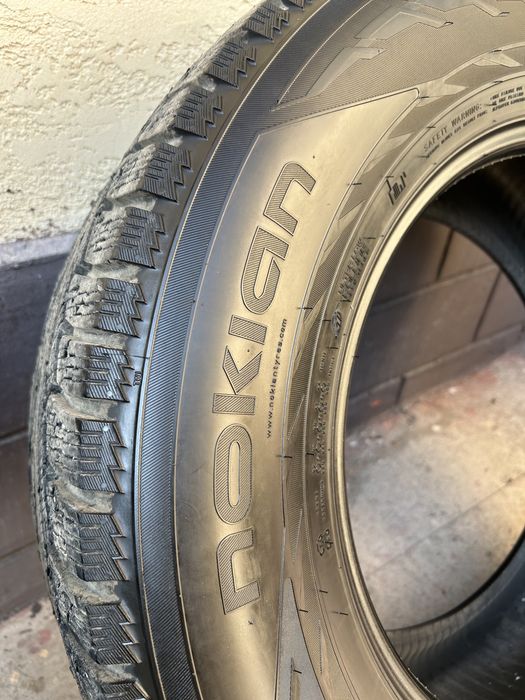 Зимние шины 285/60/18