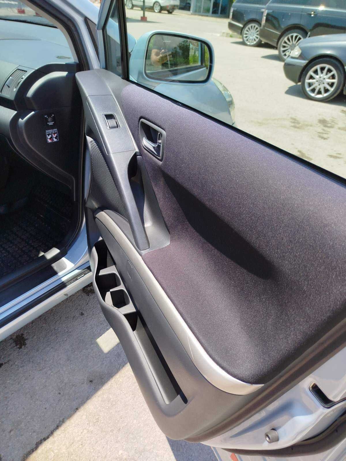 Продавам Toyota Corolla Verso 2007
