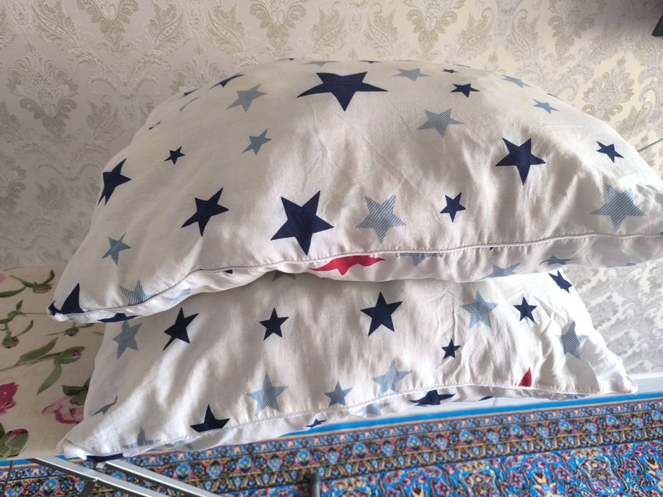 Продам подушки 2 штук