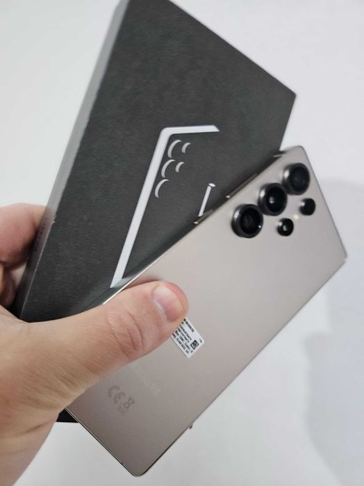 Samsung Galaxy S25 ultra 1 Tb nou la cutie.