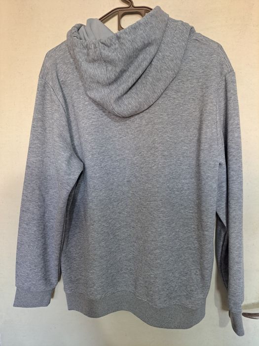 Продавам суйчър Corteiz