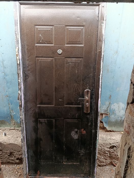 Продам двери входные