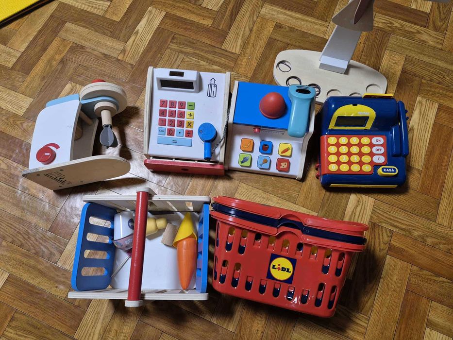 Bucatarie din lemn pentru copii + accesorii