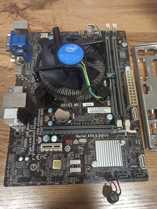 Продам материнскую плату