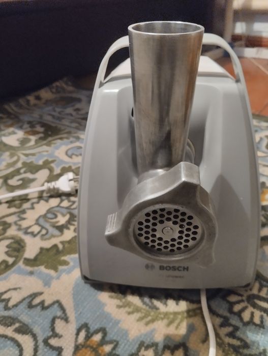 Мясорубка электрическая