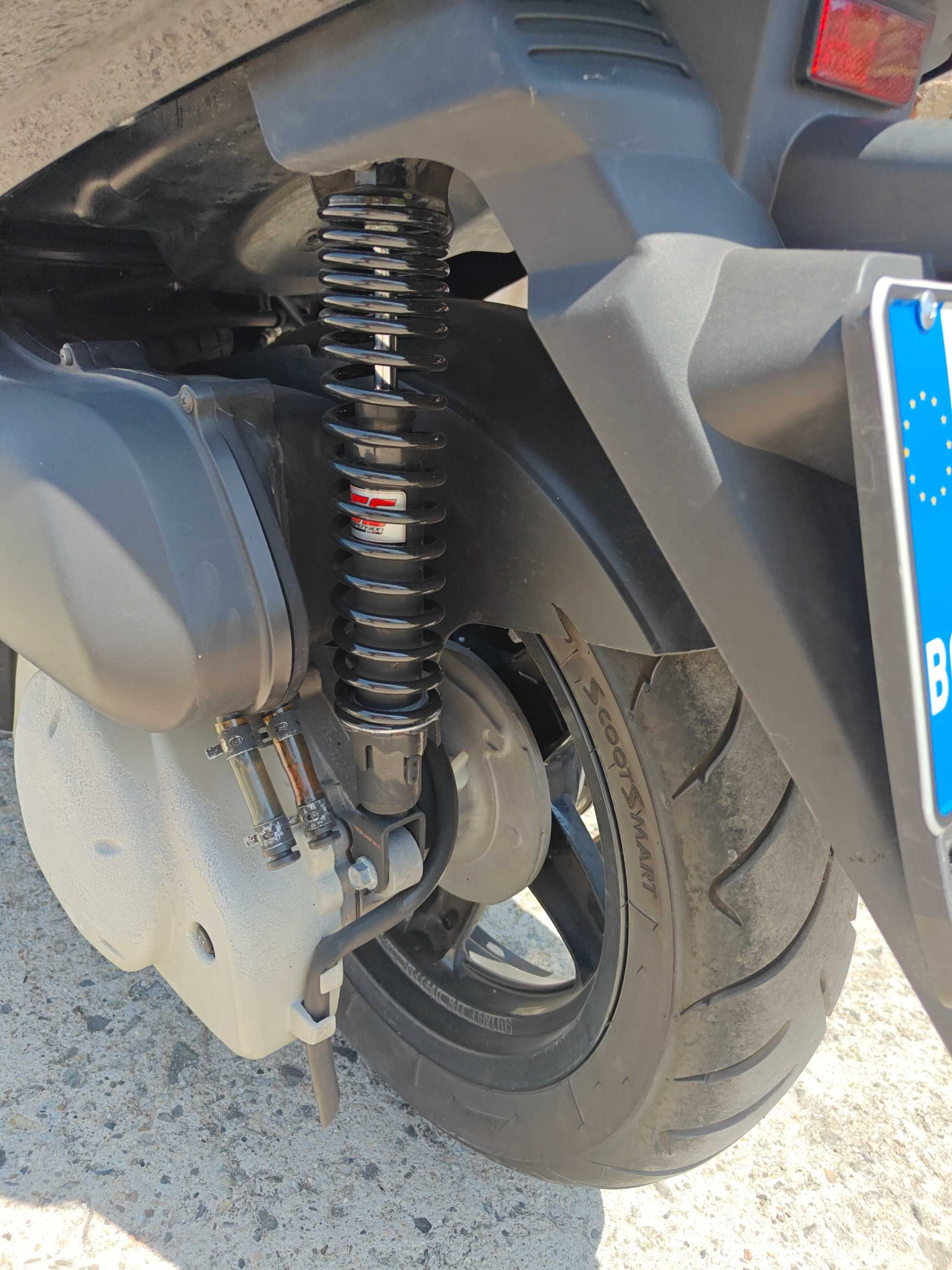 Yamaha X Max 250