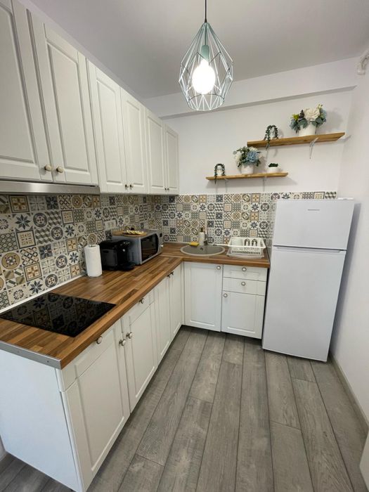 Vând studio zona Alezzi| 3 minute până la plajă