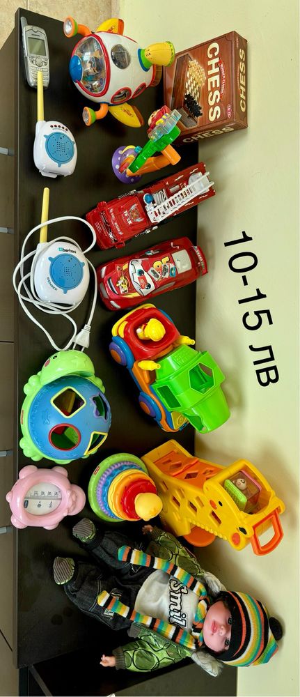 Интерактивни играчки, пъзели, списания, конструктори и много други