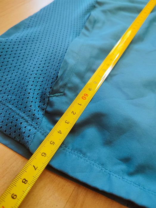 Ветровка Decathlon - Размер М, Улта-лека 160 грама.