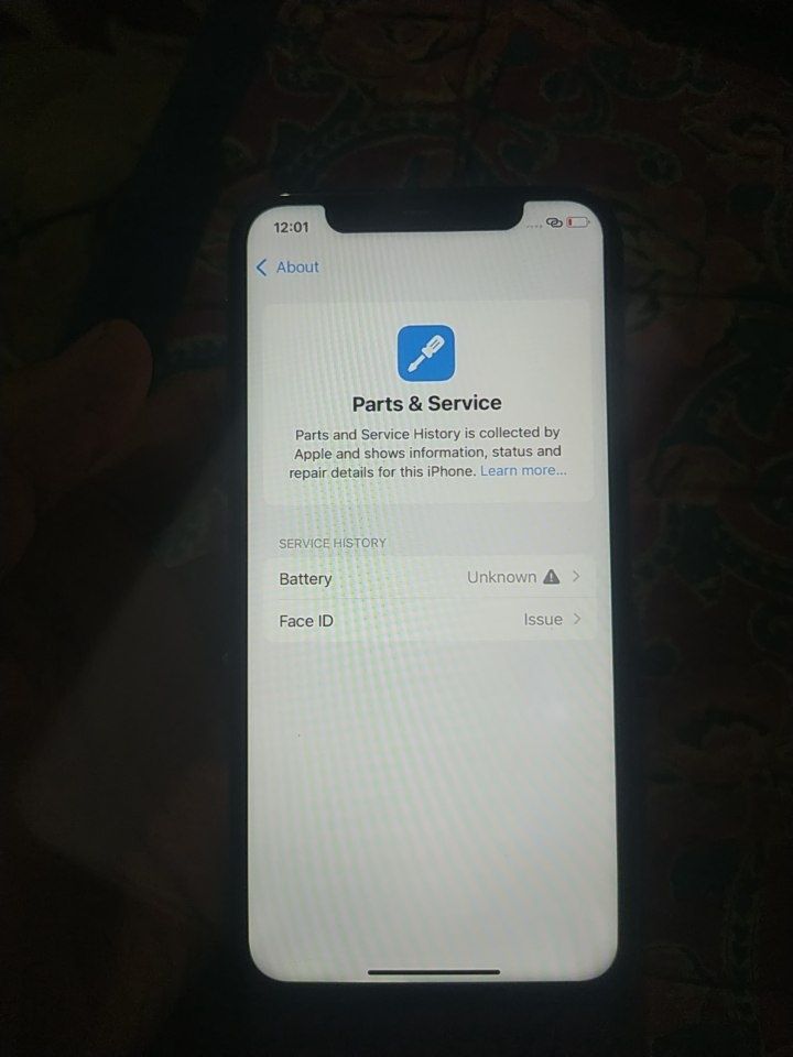 Iphone XS  GOLD 64GB  100% useleni  holati rasmda
