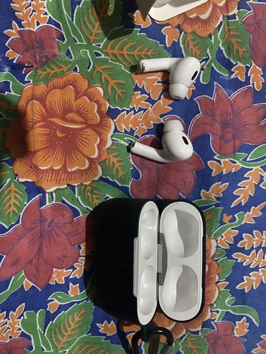 Asil narxi 161 ming bo’lgan Airpods pro 2 sotiladi 2 hafta ishlatlgan