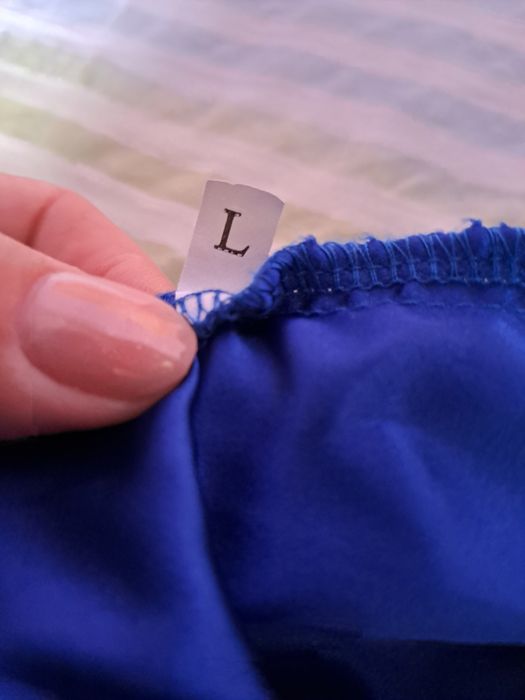 Vând Rochie Eleganta Mărimea-L Nouă Italia