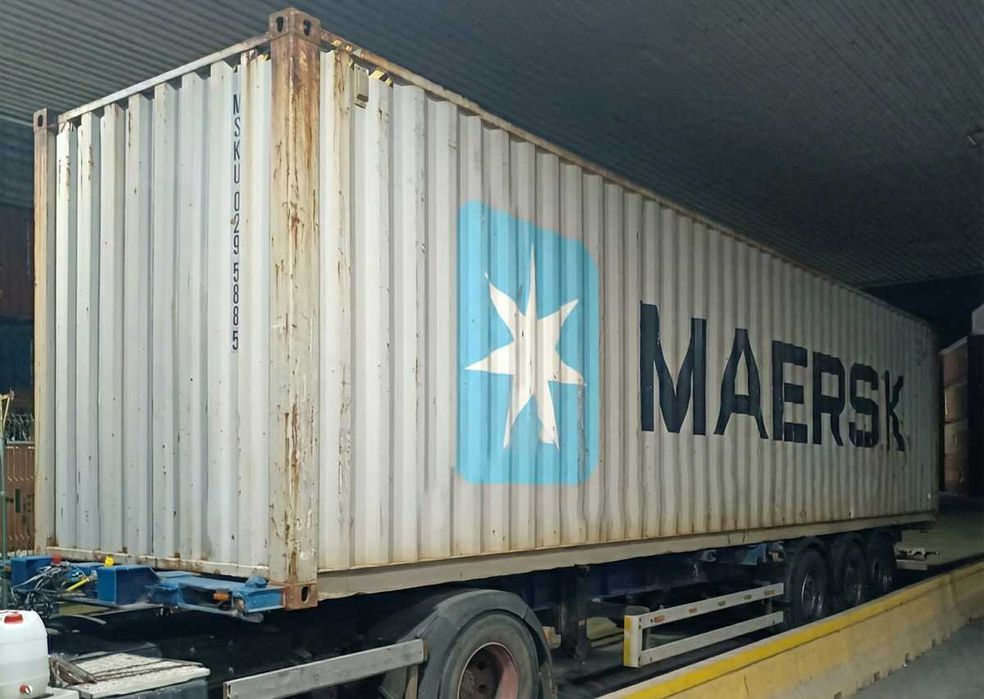 Vindem Containere 6m (20ft) si 12m (40ft) – Oferim Transport si Macara