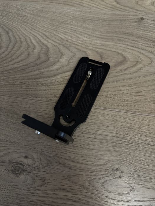 L - крепление для камеры