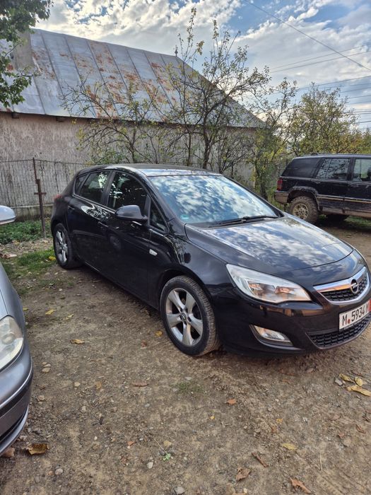 Opel Astra j 17 Cdti Recent adusa