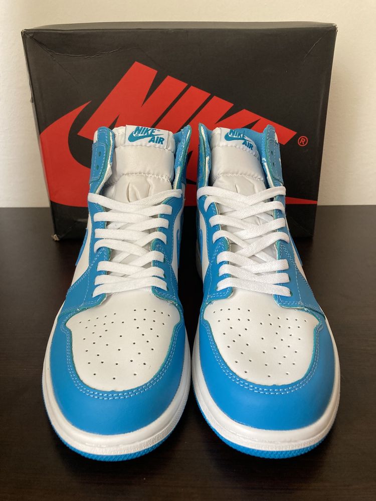 Air Jordan 1 Retro UNC