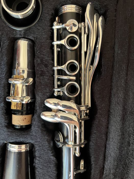 Clarinet Jupiter 18 clape ( abanos ) + muștiuc  Vandoren M30 !!!