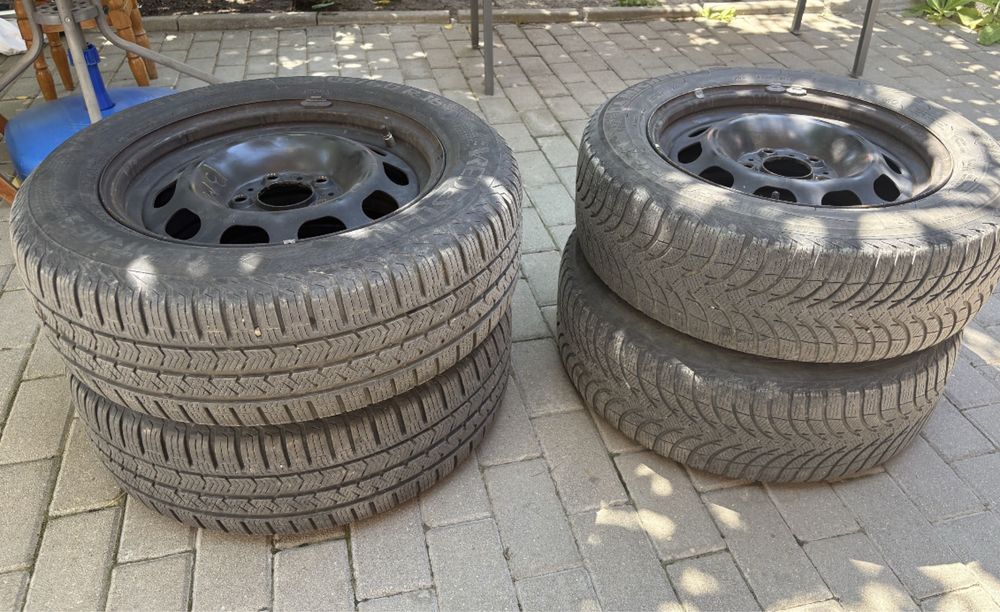Jante originale oțel Bmw / anvelope 205 60 16 iarna + 2 anv. de vara