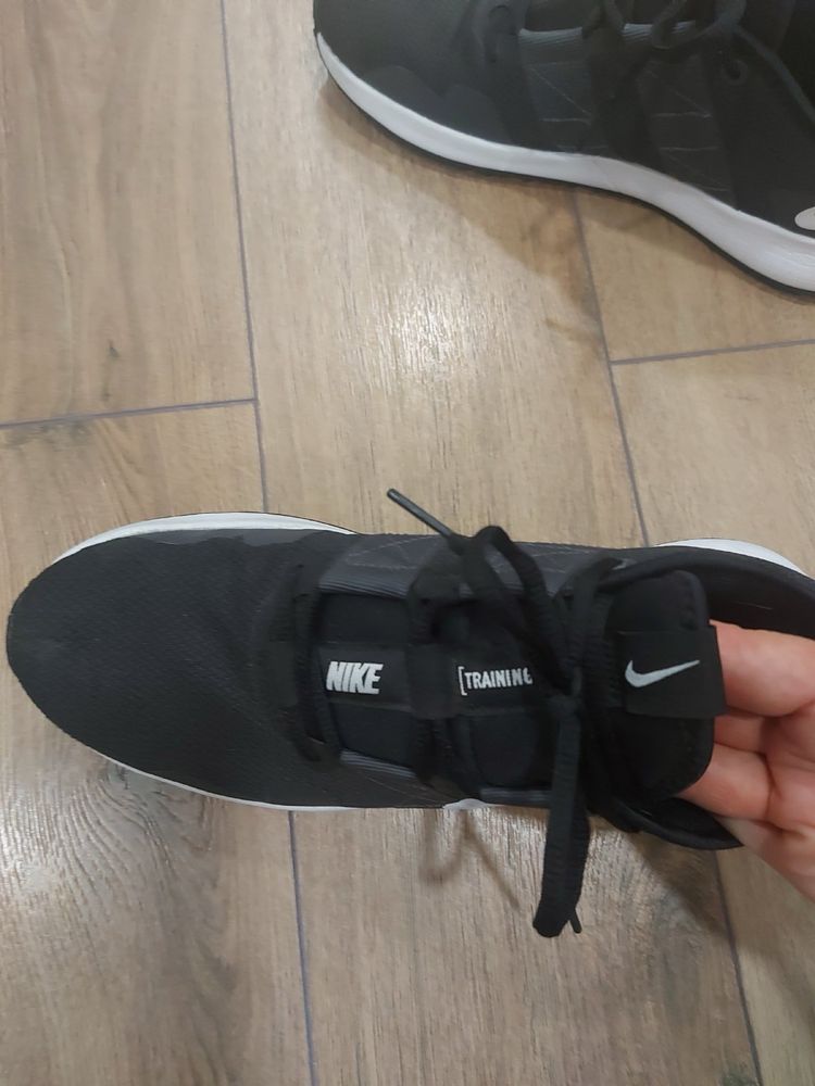 Маратонки NIKE Renew Retaliation TR Black