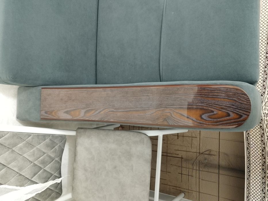 Диван новый срочно продаю