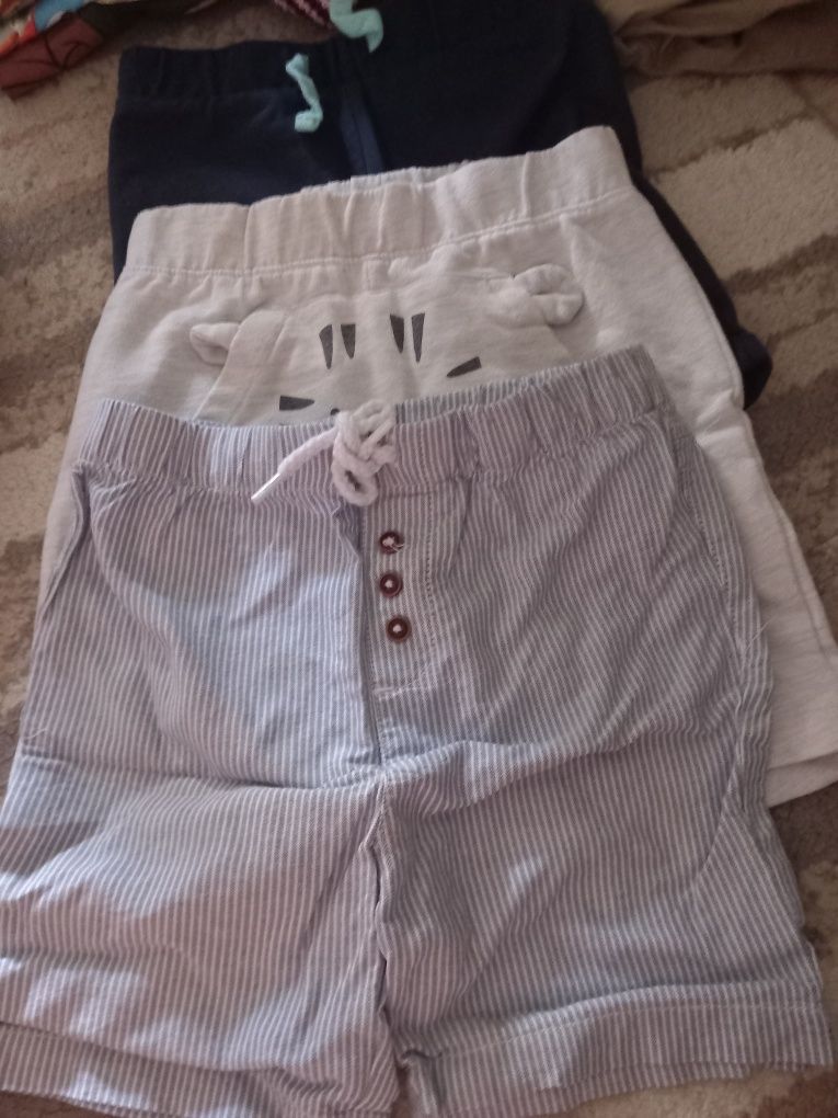 Vand set 3 perechi de pantaloni scurti baieti