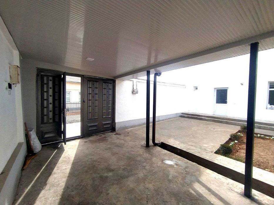 Шахар енидаги  Ховли Сотилади 5 хона 3.5 сотик ТАЙЕР УЙ Кибрай  Бирлик