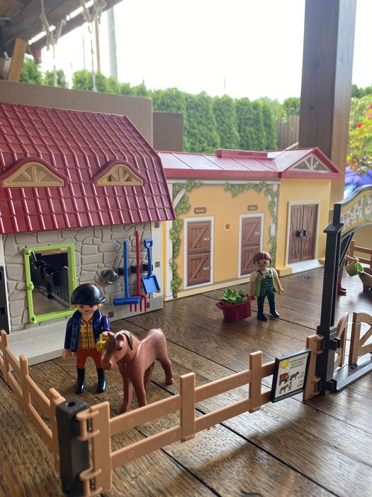 Playmobil ferma cu cai