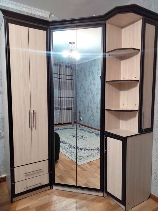 Продам угловой шкаф
