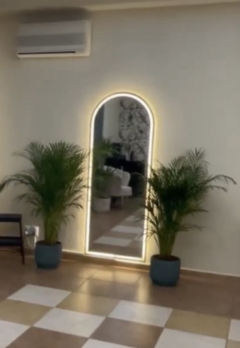 Oglinda inalta cu led