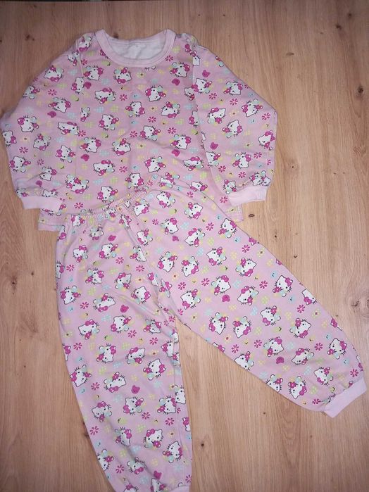 Маркови  дрешки за момиченце 2-3г. / 92-98см. + Кецове на IGOR