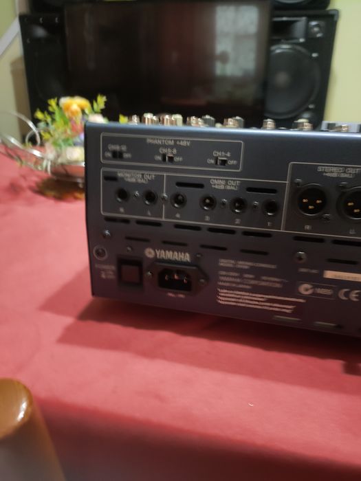 Vând Mixer Yamaha 01v 96