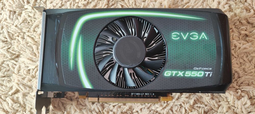 Placa video Gaming vintage EVGA GTX 550 Ti 1Gb 192 bit Impecabila