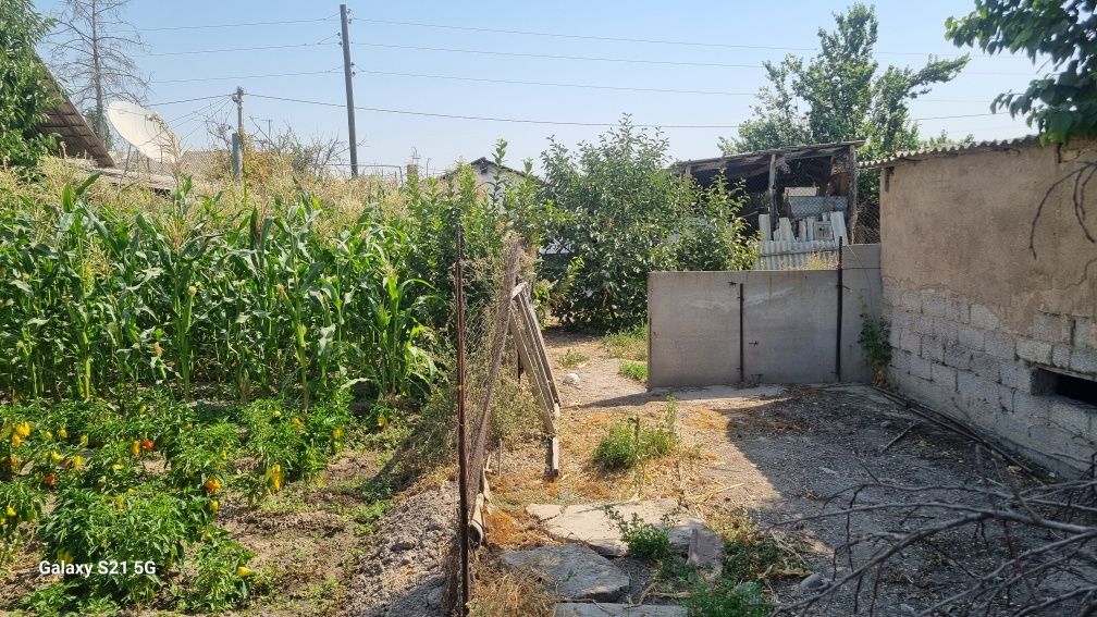 СРОЧНО. Продаётся дом с участком в уртачирчикском районе, не далек