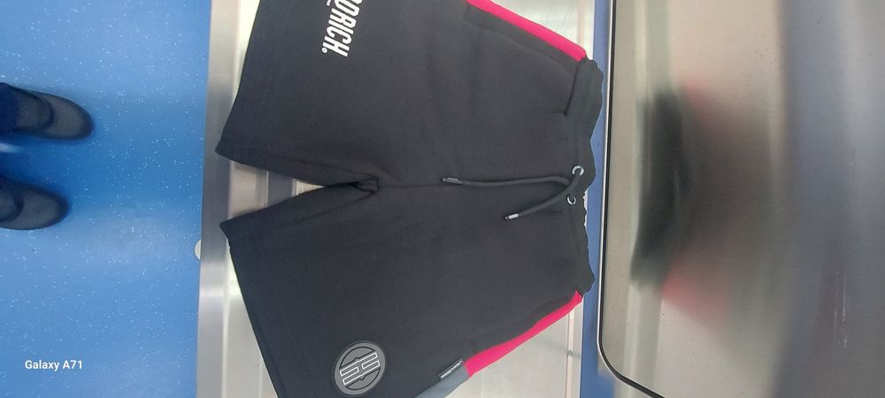 Pantaloni scurți marca Hodrich