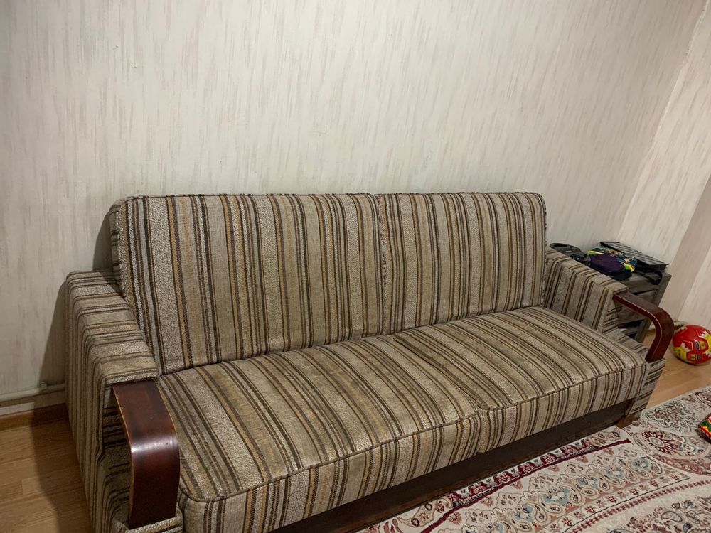 срочно продам диван