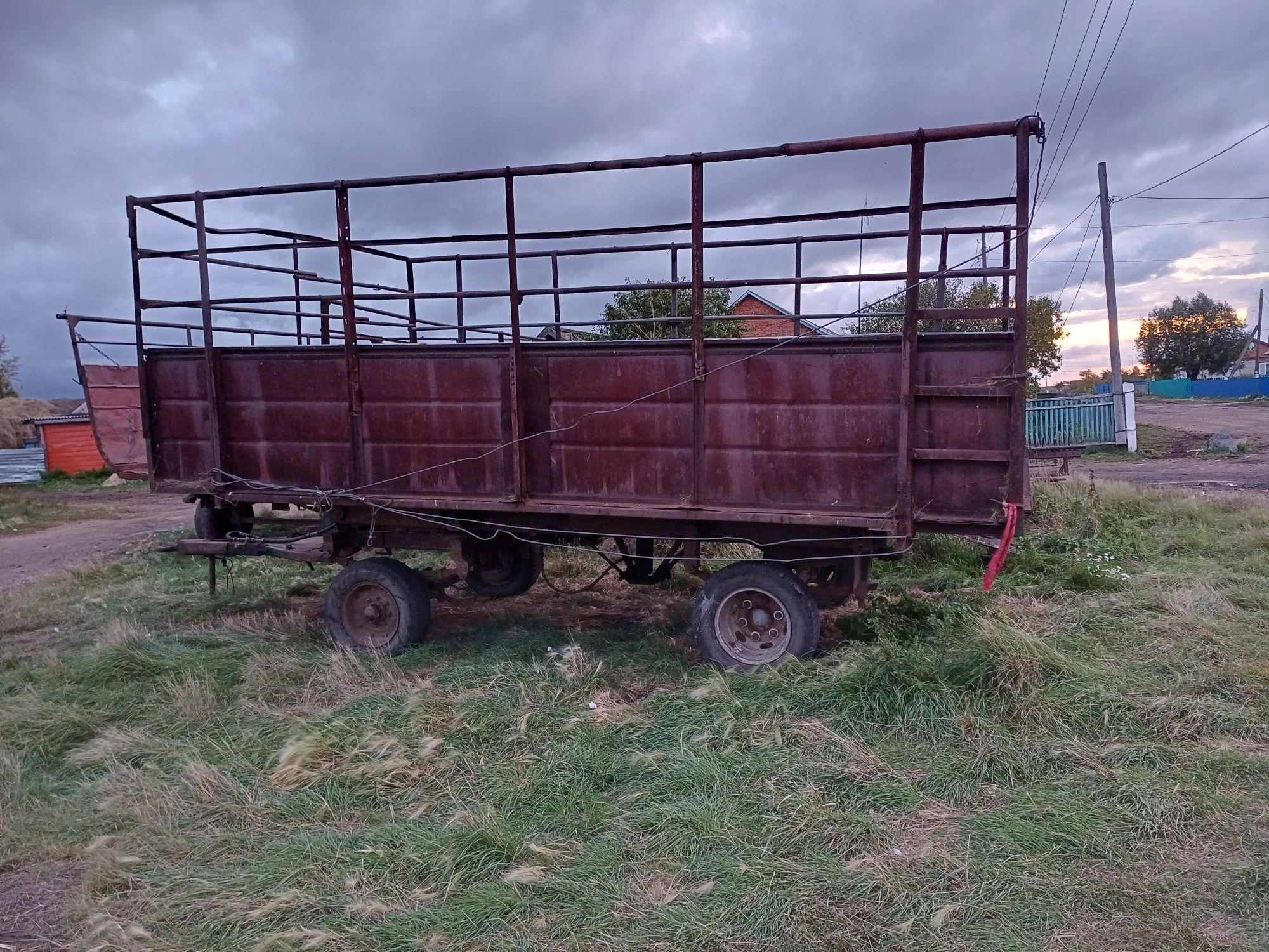 Продам прицеп сеновозку